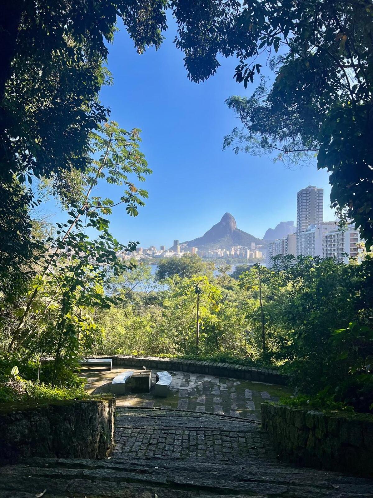 Otimo A 3 Minutos Da A S 41 Ap1001 * Rio de Janeiro